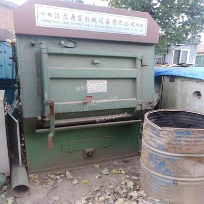 山東青島三臺履帶式拋丸機轉讓，單價8500元，機械設備銷售